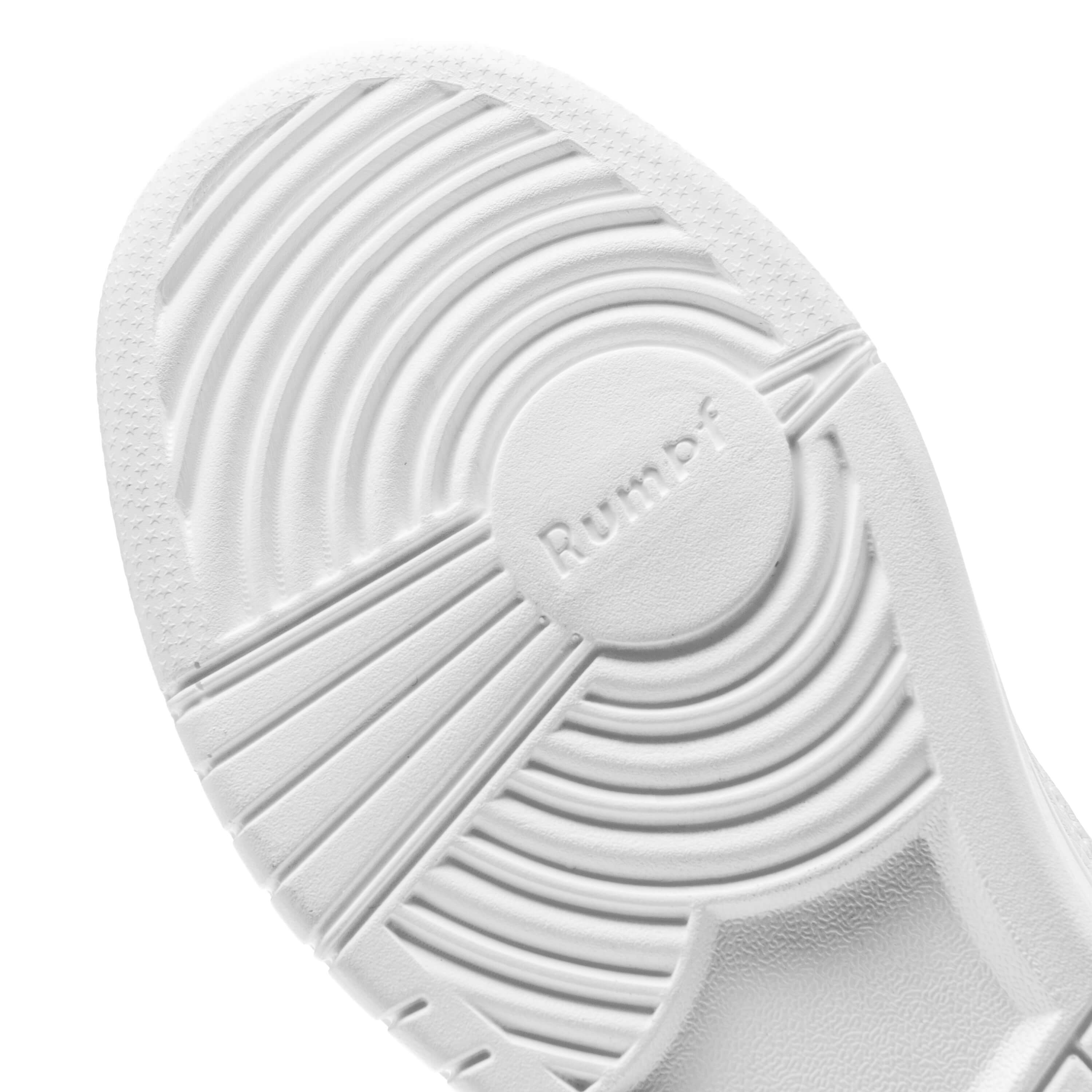 Nahaufnahme der Sohle des 1535 Brooklyn Dance Sneakers in Weiß mit PU-Sohle und „Rumpf“-Prägung.